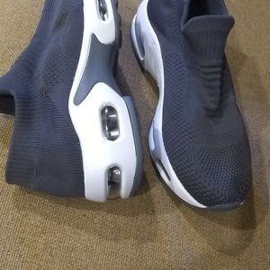 Shoes size 38 (US 7)